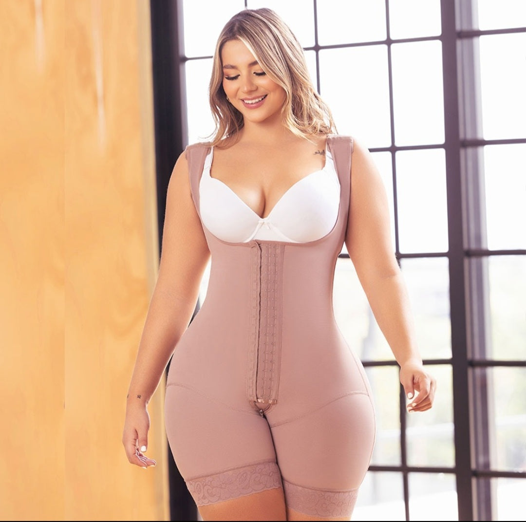 Raquel Hourglass 920