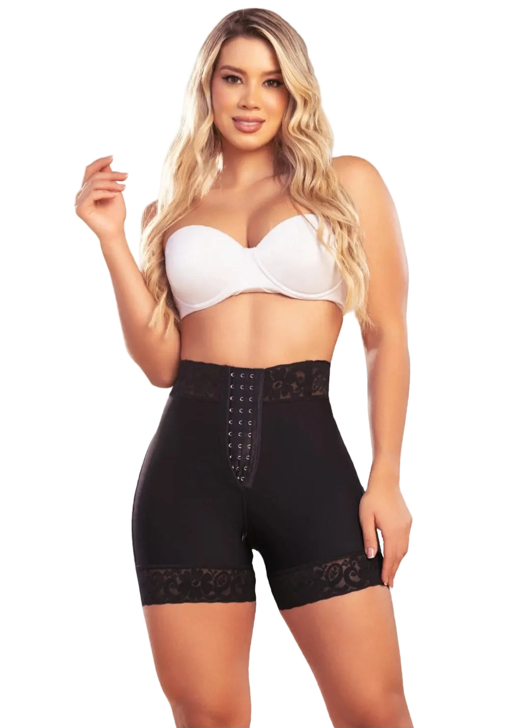 Short Bbl con gafetes levanta cola
